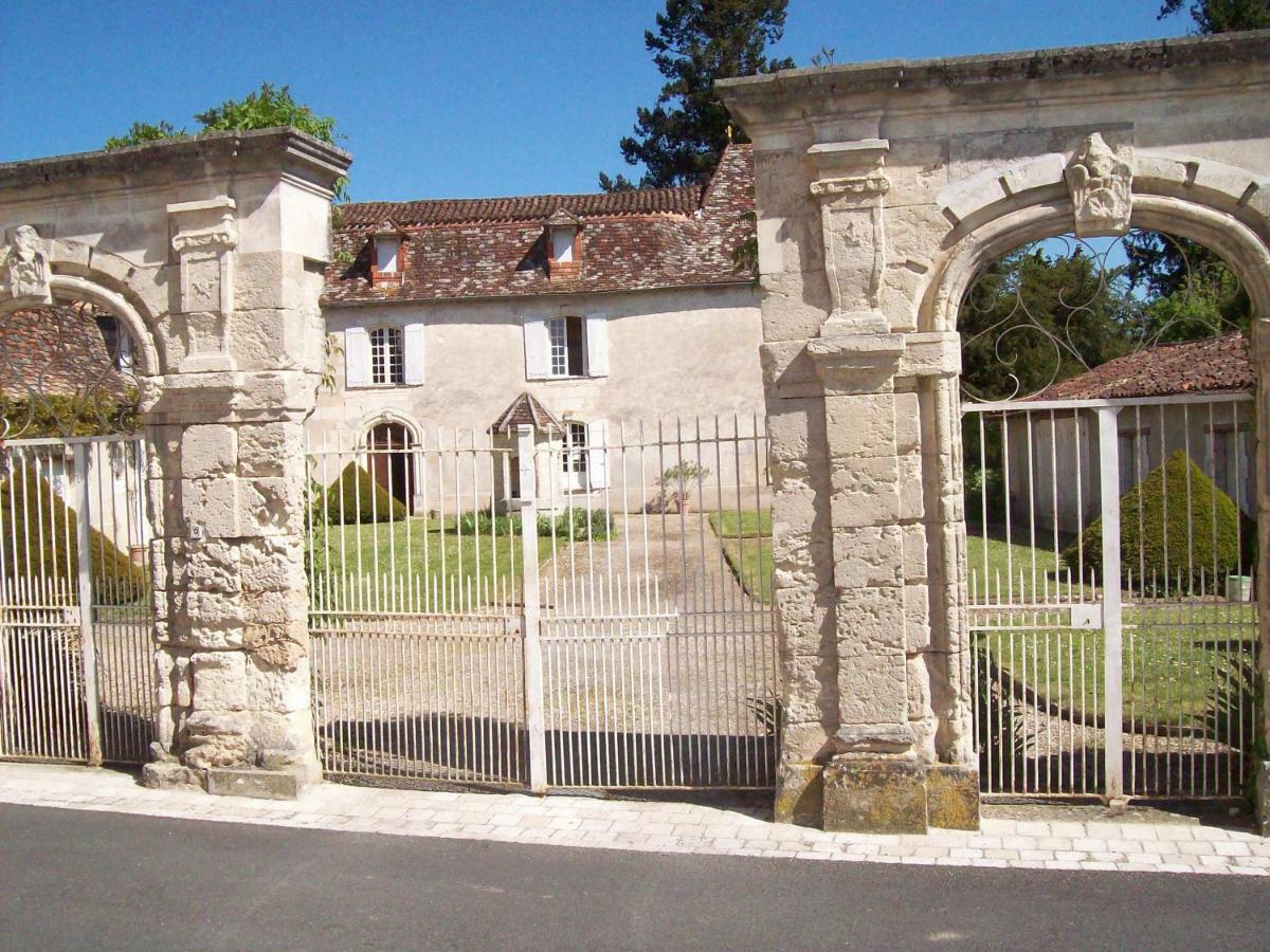 Château La Gentilhommière du Puits Notre-Dame 30 rue de l'église 24110 Saint Léon sur l'Isle Saint-Leon-sur-l'Isle Exterior foto